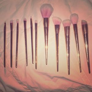 Rose gold brush set